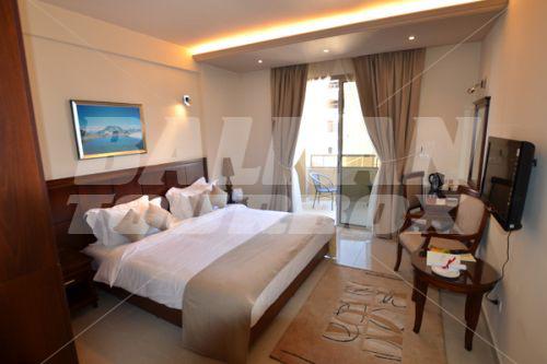 почивка в Midtown Hotel and Suites