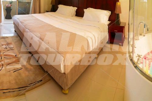 почивка в Midtown Hotel and Suites