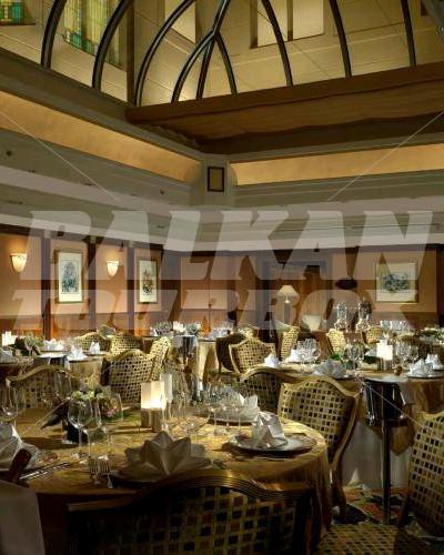 почивка в Art Deco Imperial