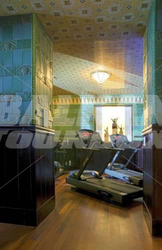 почивка в Art Deco Imperial