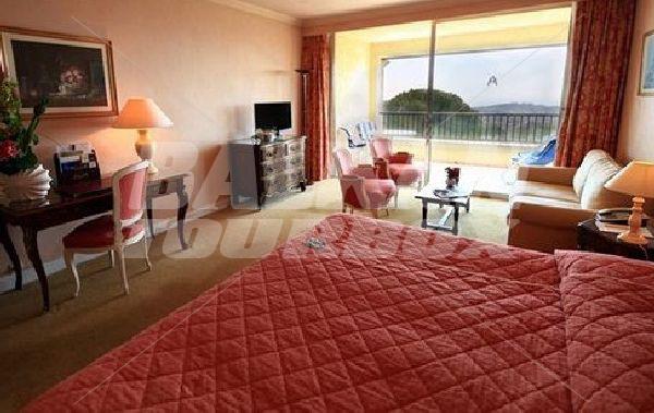 почивка в Le Mas D'Artigny And Spa