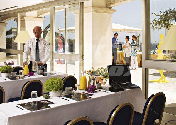 почивка в Le Mas D'Artigny And Spa