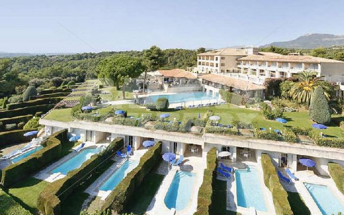 почивка в Le Mas D'Artigny And Spa