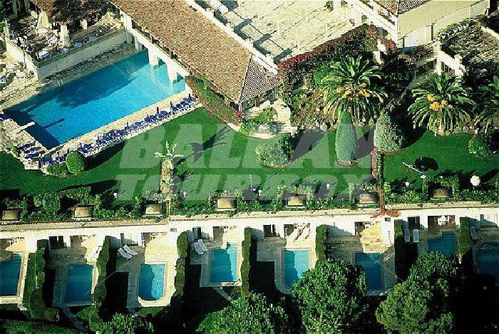 почивка в Le Mas D'Artigny And Spa