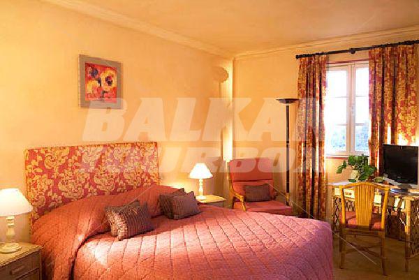почивка в Le Mas D'Artigny And Spa