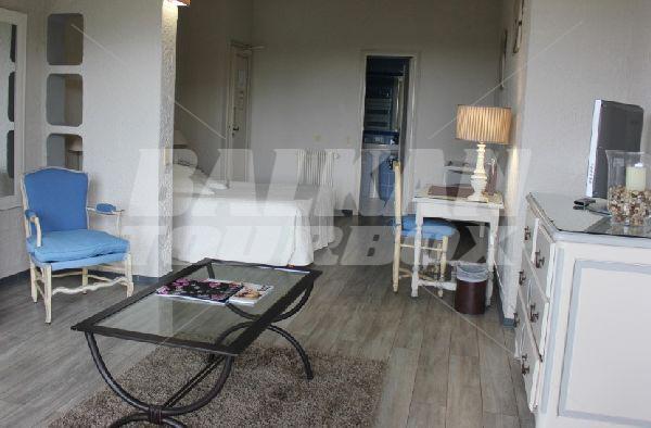 почивка в Le Mas D'Artigny And Spa