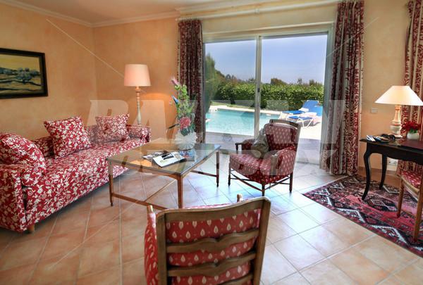 почивка в Le Mas D'Artigny And Spa
