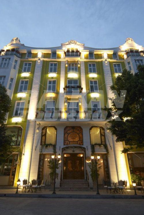 holiday in Grand Hotel London