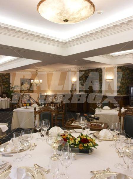 holiday in Grand Hotel London
