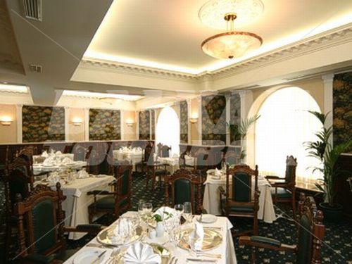 holiday in Grand Hotel London
