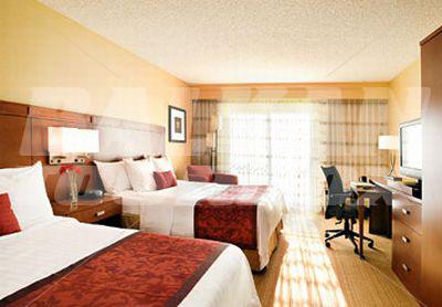 почивка в Courtyard by Marriott Camarillo