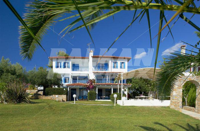 почивка в  Athena Villas