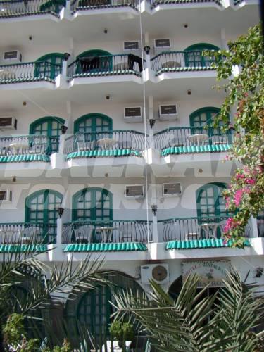 holiday in White Albatros