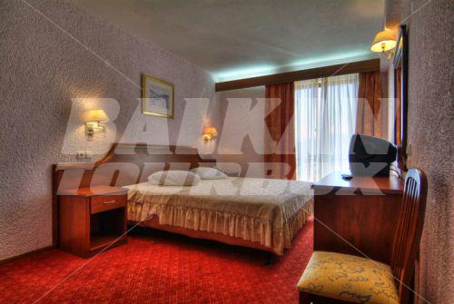 holiday in King Iniohos