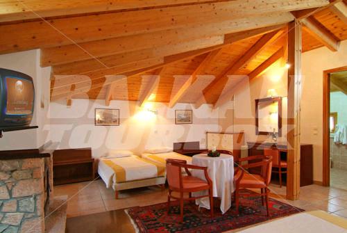holiday in King Iniohos