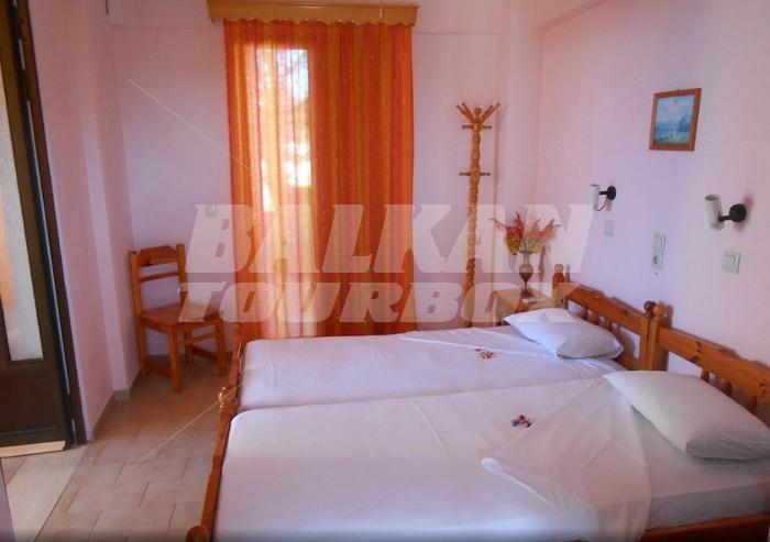 holiday in Oasis Rooms