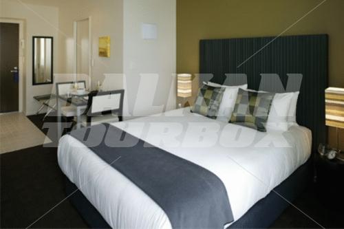 holiday in The Quadrant Auckland
