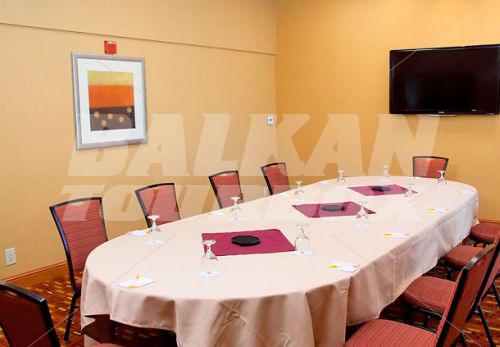 почивка в Courtyard by Marriott Oxnard Ventura