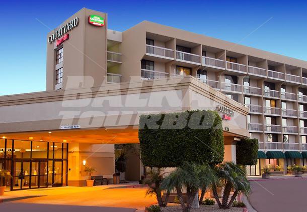 почивка в Courtyard by Marriott Oxnard Ventura