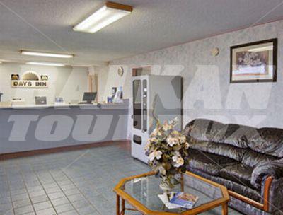 почивка в Days Inn Paris