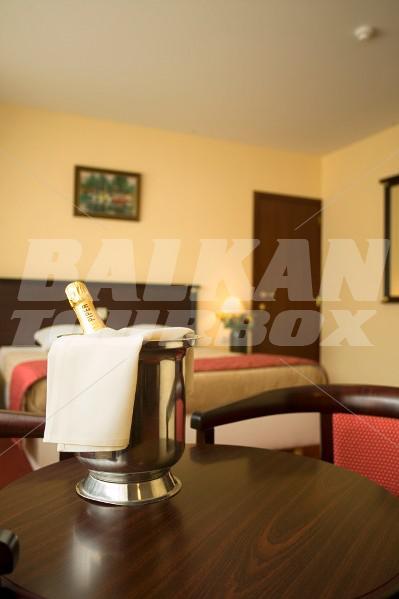 holiday in Golden Tulip Hotel De Medici