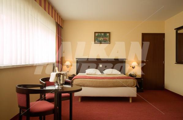 holiday in Golden Tulip Hotel De Medici
