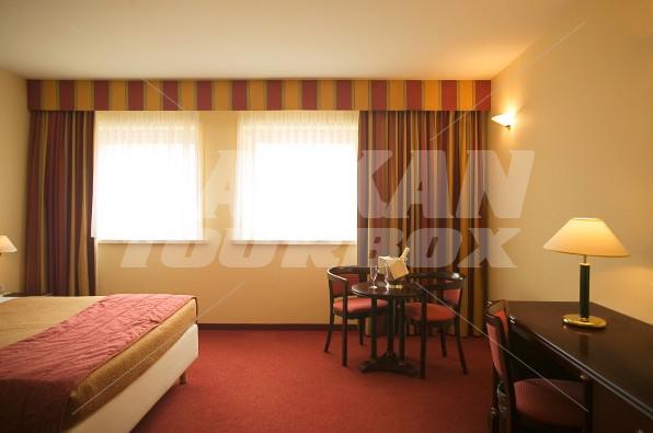 holiday in Golden Tulip Hotel De Medici