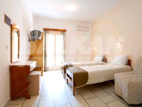 holiday in Brothers Hotel Ios