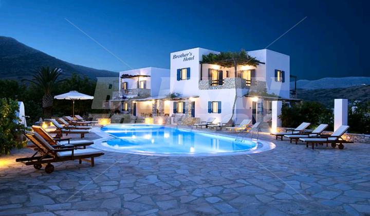holiday in Brothers Hotel Ios