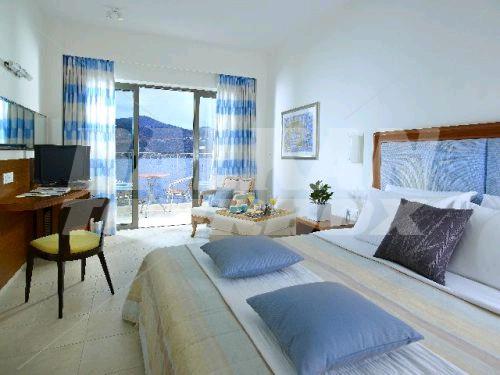 holiday in Wyndham Grand Mirabello Bay