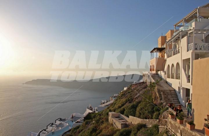 почивка в  Spiliotica On the Cliff Suites and Apartments