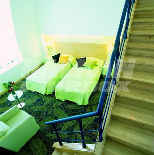 holiday in Cornelia De Luxe