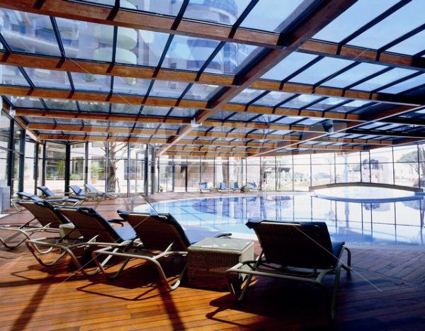 holiday in Cornelia De Luxe