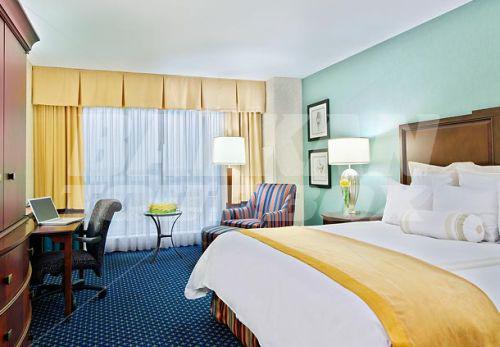почивка в Louisville Marriott Downtown