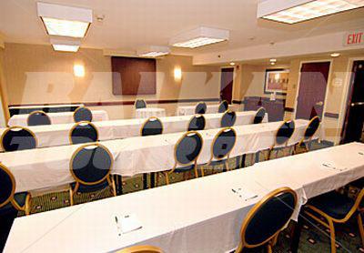 почивка в Courtyard by Marriott Durham Near Duke University/Downtown
