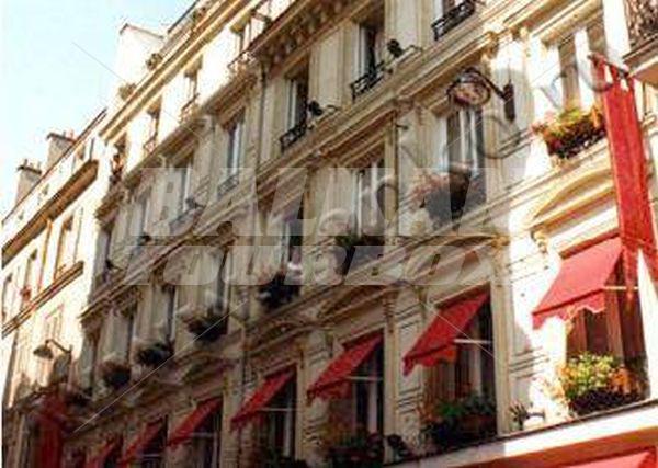 почивка в  Pavillon République les Halles