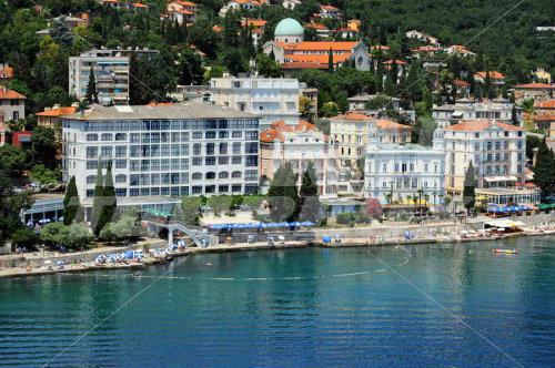 holiday in Kristal
