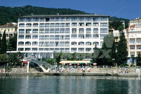 holiday in Kristal