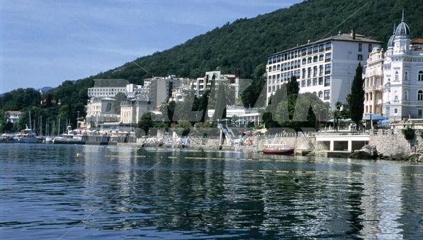 holiday in Kristal