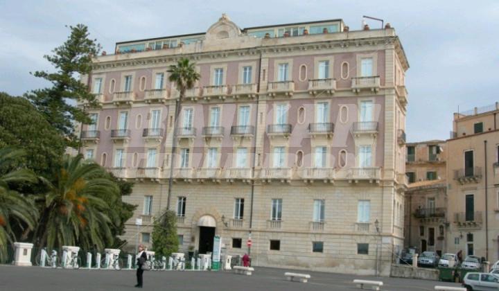почивка в  Des Etrangers Et Miramare