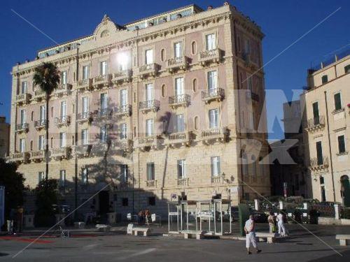 почивка в Des Etrangers Et Miramare