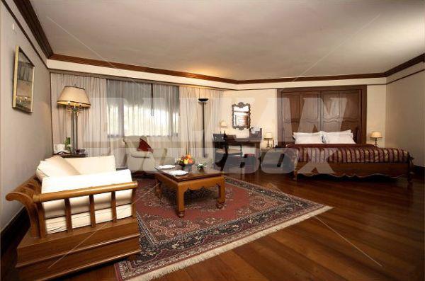 holiday in Kandawgyi Palace
