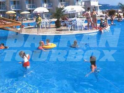 holiday in Yunona