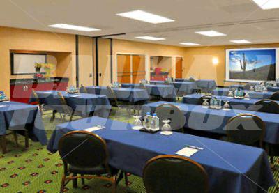 почивка в Courtyard by Marriott Phoenix Camelback