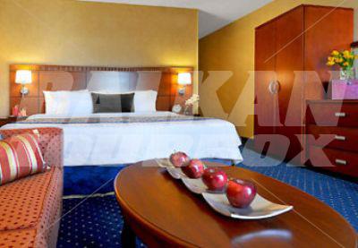 почивка в Courtyard by Marriott Phoenix Camelback