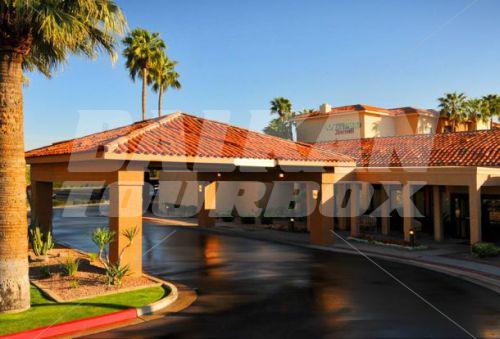 почивка в Courtyard by Marriott Phoenix Camelback