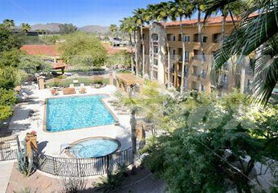почивка в Courtyard by Marriott Phoenix Camelback
