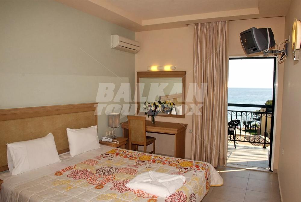 почивка в Glyfada Beach