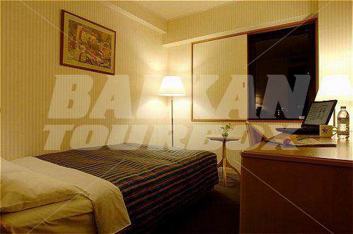 почивка в Holiday Inn Express Shin Kobe