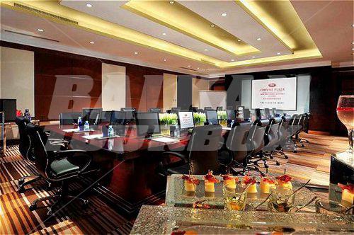 holiday in Crowne Plaza International Airport